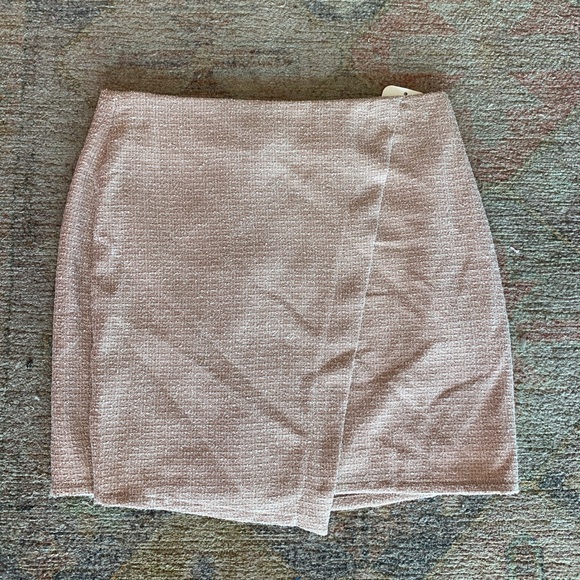 Lulus NWT tweed skirt in light pink - Picture 1 of 5